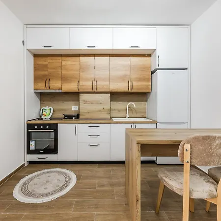 Blu Wave Apartament Golem (Tirana)