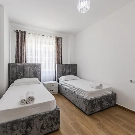 Blu Wave Golem (Tirana)